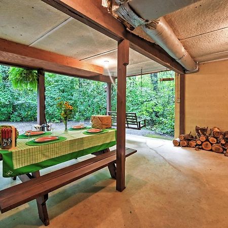 Serene Creekside Cottage Near Asheville Fire Pit 캔들러 외부 사진