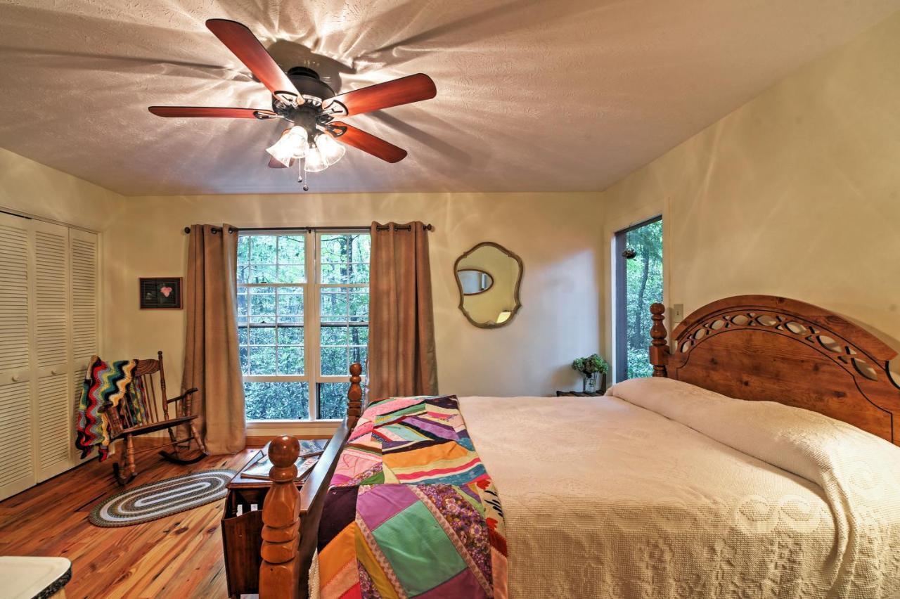 Serene Creekside Cottage Near Asheville Fire Pit 캔들러 외부 사진