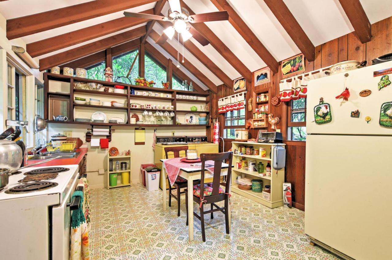 Serene Creekside Cottage Near Asheville Fire Pit 캔들러 외부 사진